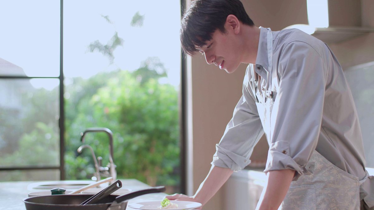 blzei1's tweet photo. ANA MARIA? Kkkkk
Lindo,gostoso, e ainda cozinha!!! 
Vende na shopee? 
#FahlanrukEP7 https://t.co/1zNrzG1NMU