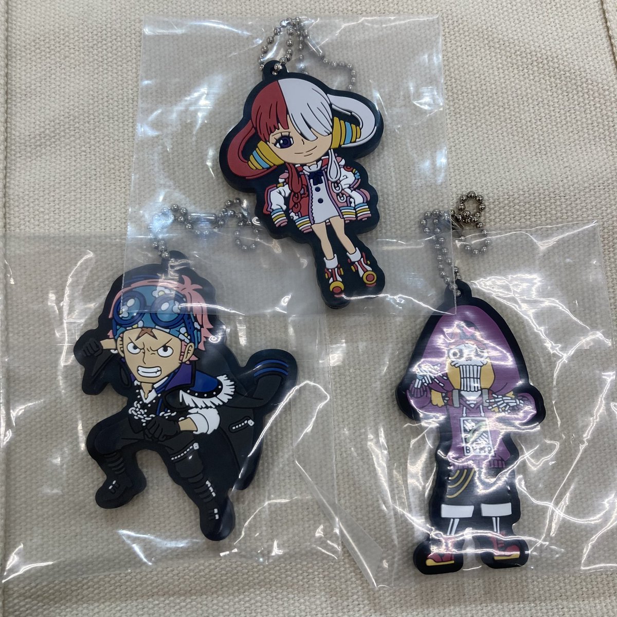 kukunikinoa's tweet photo. 交換
一番くじ ONE PIECE FILM RED MORE BEAT ラバーマスコット タオル

求 I賞 ロー ゾロ G賞 ゾロ&amp;サンジ 各1 
譲 ウタ コビー ブルック

✣3:3優先、2:2も可能ですがブルック含む方最優先
✣出先のためID無し https://t.co/B3QeZX3ZNi