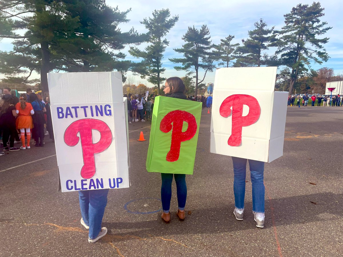 Happy Halloween from 5th Grade 👻 #cleanupcrew <a href="/Miss_Stout1/">Katelyn Stout</a> <a href="/sdean007/">Sharon Dean</a>