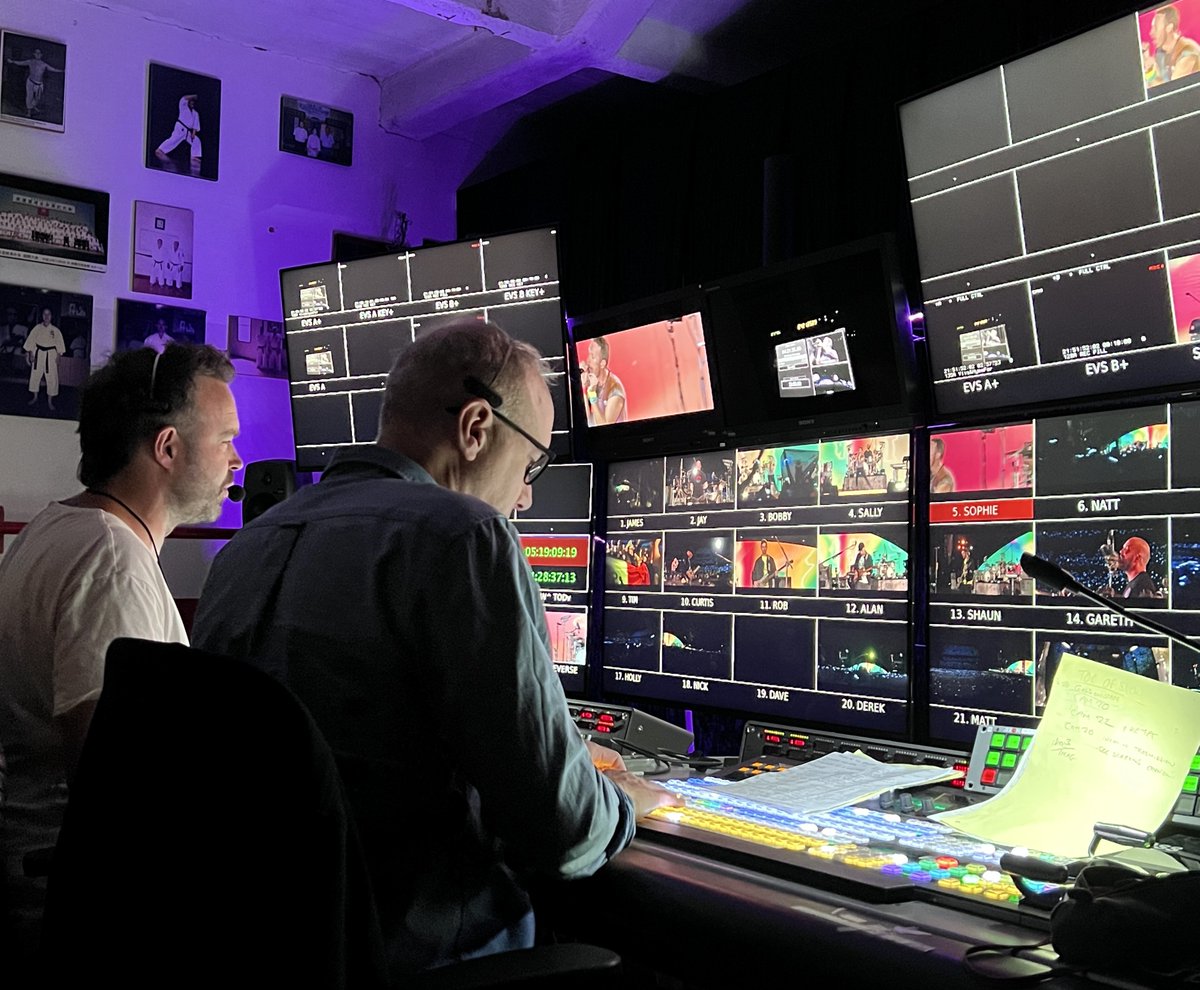 coldplay's tweet photo. The view from the director’s chair #ColdplayLiveBroadcast https://t.co/ibzIBMYpOz