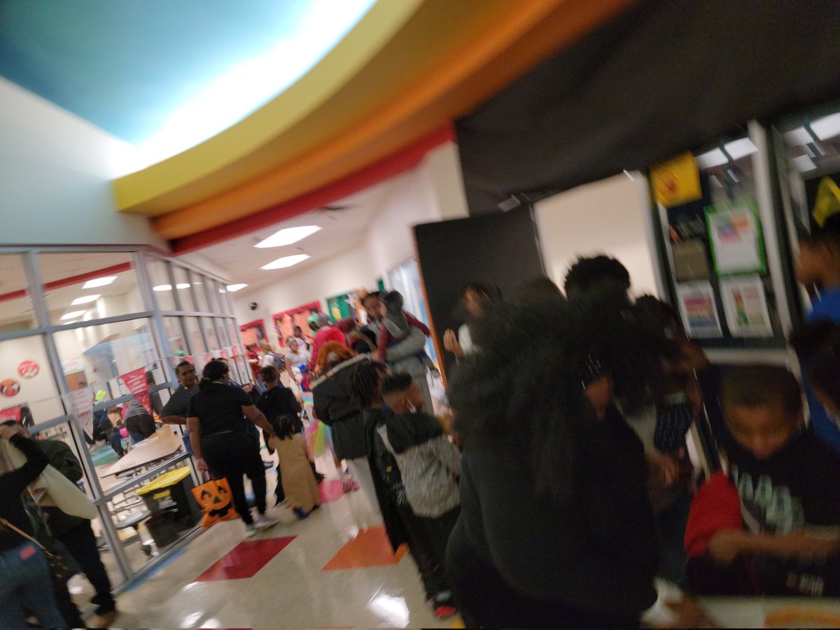WallaceAR11's tweet photo. WRE Fall Festival is the place to be!!! Better than State Fair!!! But we do have long lines....haunted house, bounce houses, Math Is A Big Deal, Concessions, Art in The Datk!!! @wrefama @desotoisdengage @SSS_DeSotoISD @lashondee https://t.co/E3xyFM9M0k