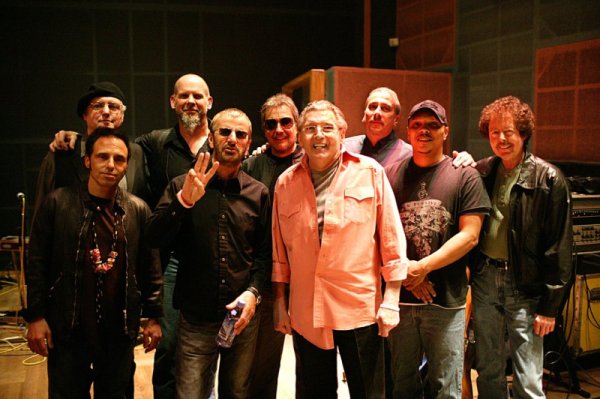 BrianWarwick_'s tweet photo. One day back in March 2005, I got to meet two music legends at Record Plant. One of them was the late Jerry Lee Lewis. The other was @ringostarrmusic. It was one of the most amazing days I had at that studio. #jerryleelewis https://t.co/o6v5AKZIsr