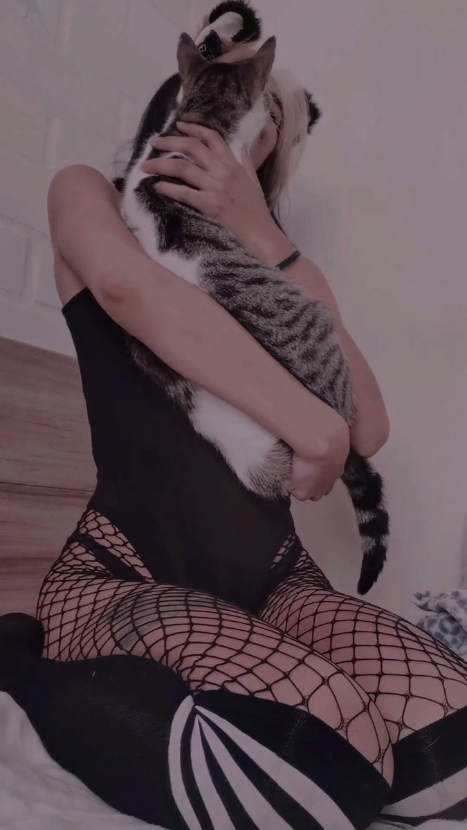 Little_foxy___'s tweet photo. not new to nsfwtw

~ I'm Foxy 
~ 23
~ She/her
~ Bi 
~ Pet 
~ Sub/brat 
~ Soft n' hard kinks

rt and follow for more https://t.co/oKJWuWbFID