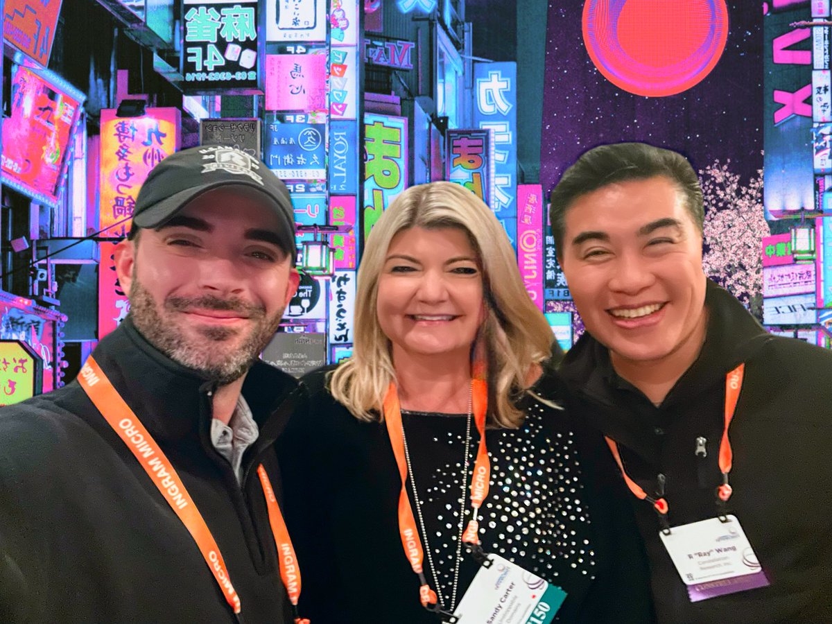 sandy_carter's tweet image. The Dream Team at ⁦@constellationr⁩ event hosted by the one and only ⁦@rwang0⁩ !!!

⁦@HunterRelic_⁩ and I met on a panel moderated by Ray !

Ever since, ⁦@unstoppableweb⁩ and ⁦@RelicTickets⁩ have become best partners!!!!