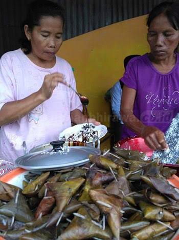 rafaaffandi62's tweet photo. Jajanan pasar favoritku
Jenang dan lupis. Belinya di Pasar Randupangger (bisa diganti lokasi belinya menyesuaikan)

#weloveprobolinggo
#welovecities
#jajananpasar https://t.co/eUjjeHIa1U