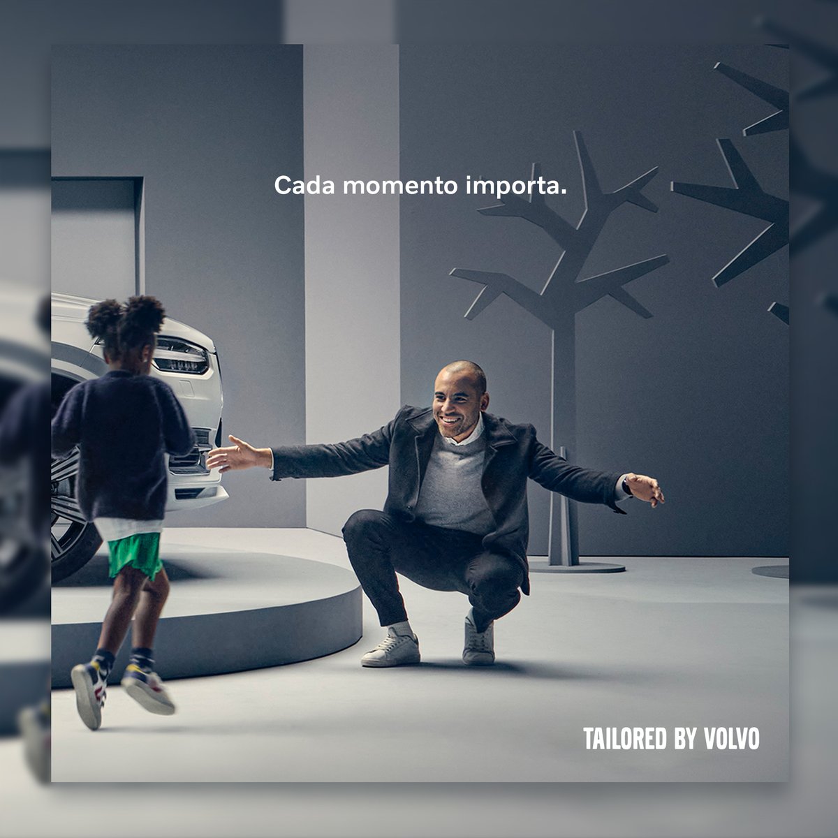 Disfruta de los momentos a su lado, con el servicio Tailored By Volvo. Un experto irá por tu auto, le dará servicio y lo regresará contigo cuando esté listo para que puedas disfrutar de más tiempo con los que más quieres.