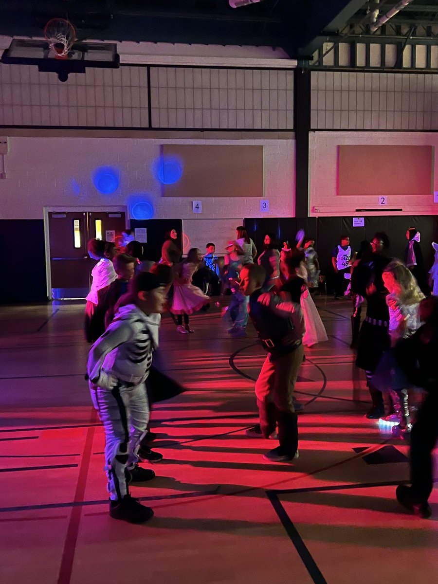 Such a fun night at the Pinewood Halloween dance!! 🎃 👻 <a href="/PWintermediate/">Pinewood School</a>