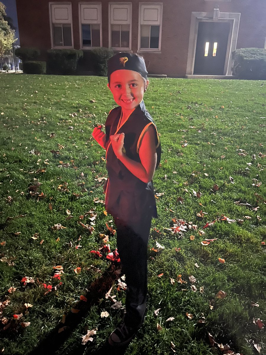 NavarraMrs's tweet photo. What a blast we had at the PSS Monster Mash! Thank you @PtaPolk for an awesome event! 👹👻🎃 @polk_street https://t.co/39rooKAn4R