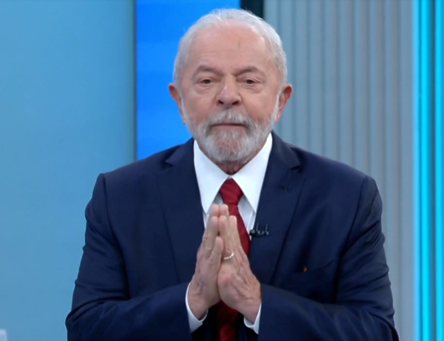 sboficial's tweet photo. Lula: "Bolsonaro se esquece que herdou a presidência de um golpista da qual ele ajudou a derrubar Dilma." #DebateNaGlobo #Eleicoes2022 https://t.co/43gginLFAS