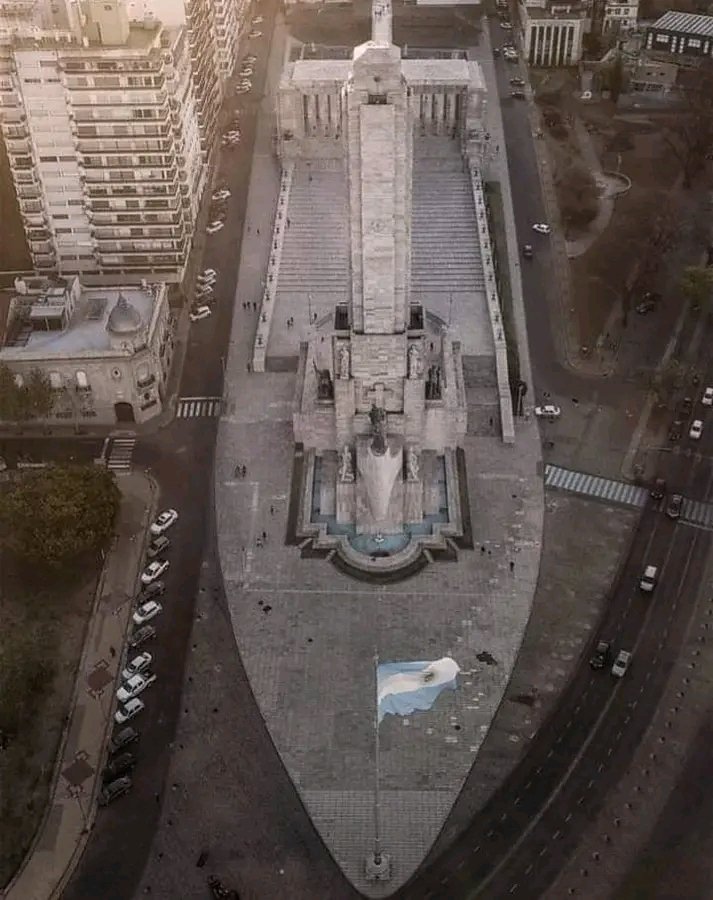 am_propiedades's tweet photo. Argentina;
 Único en el mundo en su tipo, el Monumento Nacional a la Bandera deslumbra a locales y visitantes por su imponente arquitectura.
 
Para los que no lo sabían: "Simboliza la nave de la patria surcando las aguas del mar de la eternidad, en procura de un destino glorioso" https://t.co/SfUIa64zyH