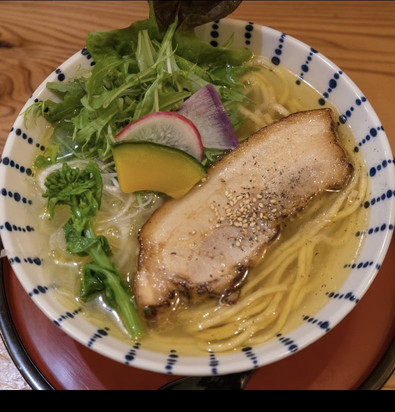 おはようございます店長トモです。
本日【10:00〜20:00】まで営業いたします。箱根は快晴の朝です。
気温は15℃になります。
ご来店時はマスク着用お願いします。

#箱根 #宮ノ下 #麺398_1 #ラーメン #はなまる農園 #散歩 #散策 #ローストビーフ丼 #ミニ丼 #テイクアウト