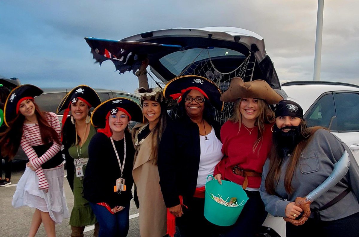 HES Trunk or Treat was a success!!! Thank you to all the families that donated and thank you to our fabulous PTA for putting together such a fun community event!