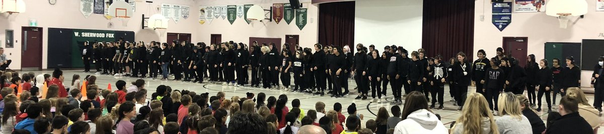 Amazing to see all our <a href="/WSherwoodFox/">WSherwoodFox</a>  intermediate students working collaboratively to preform a dance at our monthly assembly today!
