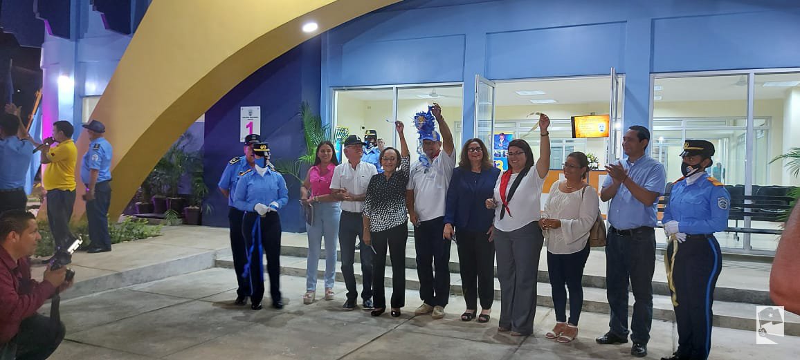 LaLuchaSigue79's tweet photo. #Nicaragua | En la bella e heroica Ciudad de León, invitados especiales como la Magistrada de la Corte Suprema de Justicia, Dra. Juana Méndez Pérez,  el Alcalde de dicho Departamento, Cro. Roger Gurdian, el Comisionado General Aldo Saenz, https://t.co/O3rYkLKOV4