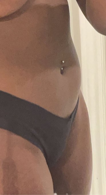 Lake 🔞 - 2 pic. My greatest asset. I will not be taking questions https://t.co/jztpz2Beog