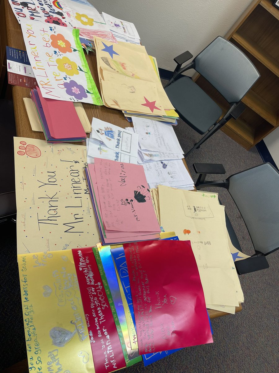 Braylon_Linnear's tweet photo. Super thankful for our staff, scholars, parents, and our team @Alexander_Elem! They have made National Principals Month one to remember! #WeAreDville #TeamingUpForSuccess #WinTheDay https://t.co/4bu2gK9ADp