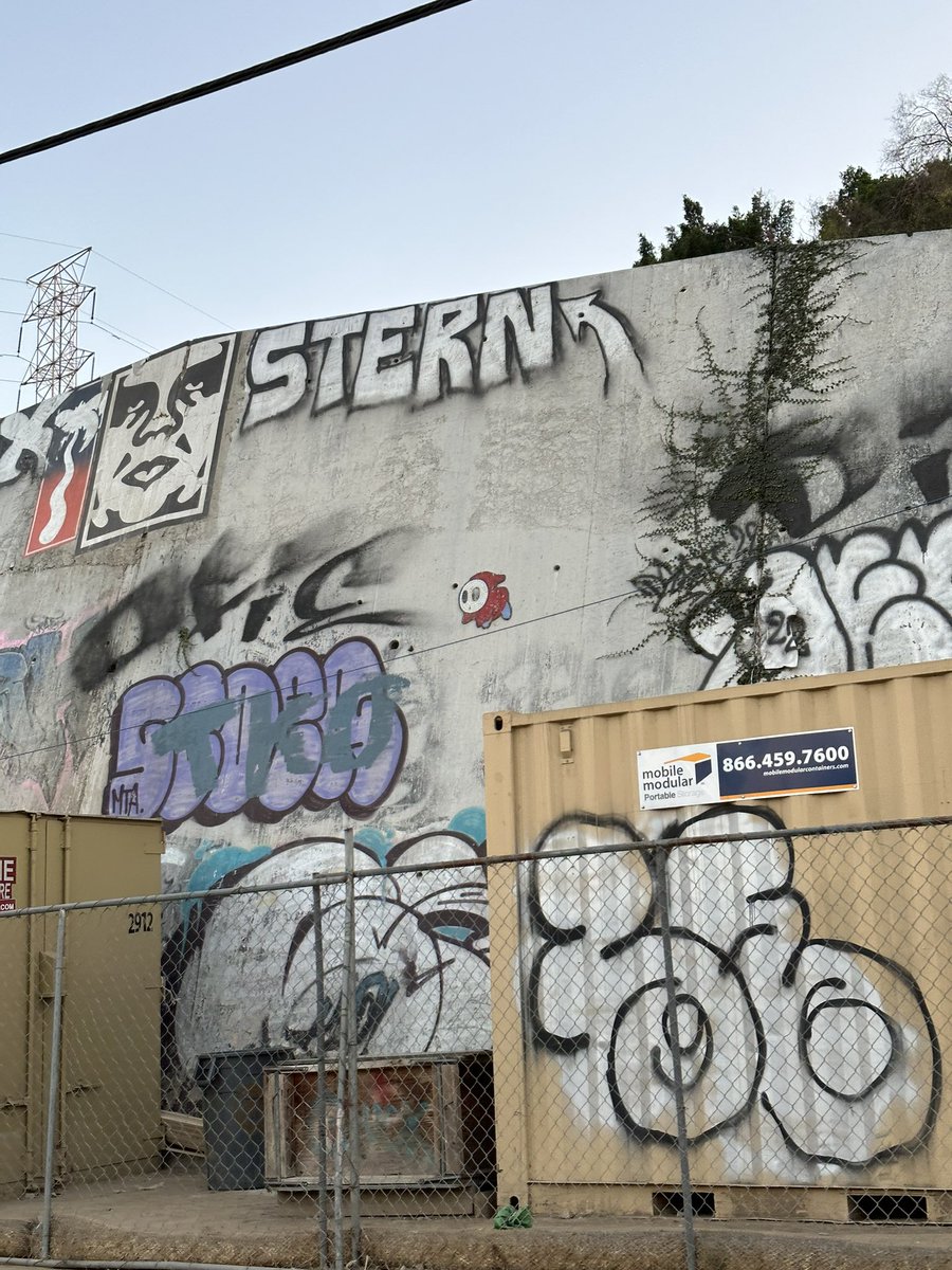 Driving down Riverside Drive #shyguy #LosAngeles