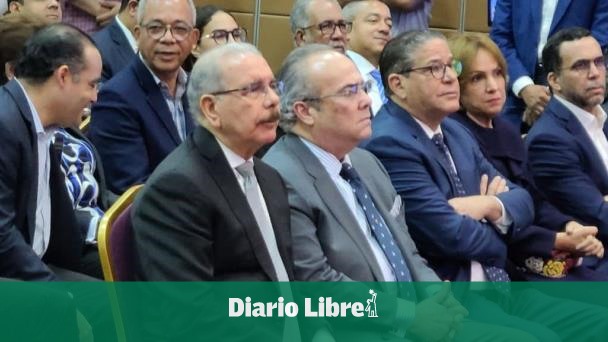 DiarioLibre's tweet photo. 🗳 |#PolíticaDL| Danilo Medina: “Reinaldo tenía talento y talla de líder”
🔗https://t.co/2Xxl4DXQm1
#DiarioLibre #DaniloMedina #ReinaldoPared https://t.co/fMrLNGDFGm