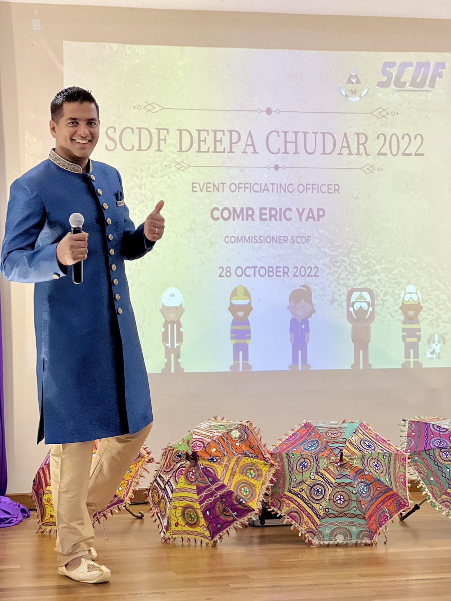 AnAnDo07's tweet photo. Celebrating the Festival of Lights! Hosted the Singapore Civil Defence Force Deepavali Celebrations,Deepa Chudar 2022 at Khalsa Association. #CorporateEvent @SCDF 
🎤: @AnAnDo07 
📍: Lee Foundation Hall,Khalsa Association
#AnandK #EmceeAnandK #RadioHost #TVHost #Emcee #Bilingual https://t.co/qCmipNyoXP