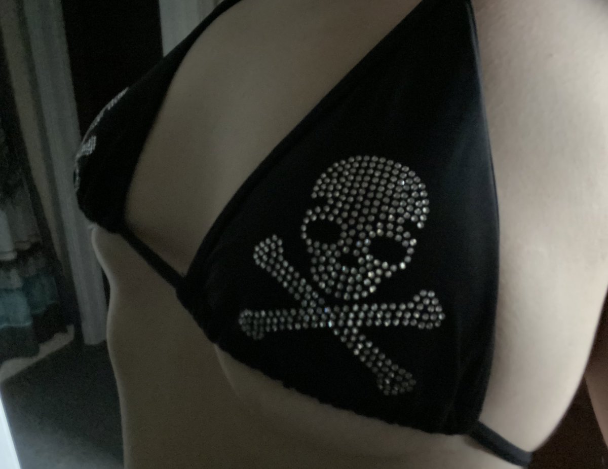 vmpyghoul's tweet photo. updating pinned
hii i’m jj!!!! 
☆I’m 18 &amp; 5’7”

☆I play guitar and piano!  
 
☆I do sell content dm for my menu!

☆into findom;) 

#nsfwtwt #goth #sellingcontent #findom #onlyfans https://t.co/9XbulrRJrW
