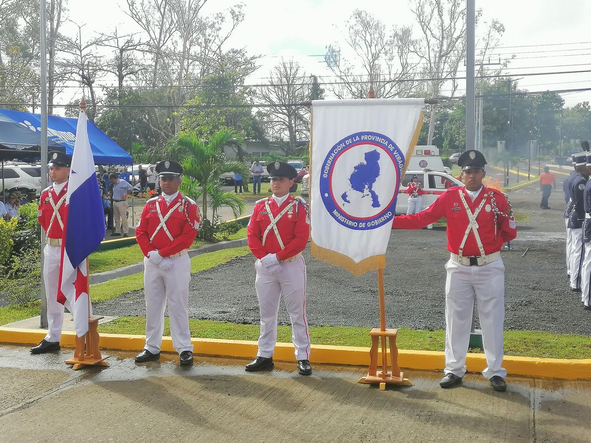 Felicitaciones a nuestros colegas periodistas; Eyra Rodríguez, Ismael Hernández, Melquiades Vásquez y <a href="/victoreliseo/">Víctor Eliseo R.</a> que este viernes fueron distinguidos como abanderados en la ceremonia solemne de cremación de banderas realizada en la Ciudad de #Santiago.
#VivaPanamá 🇵🇦