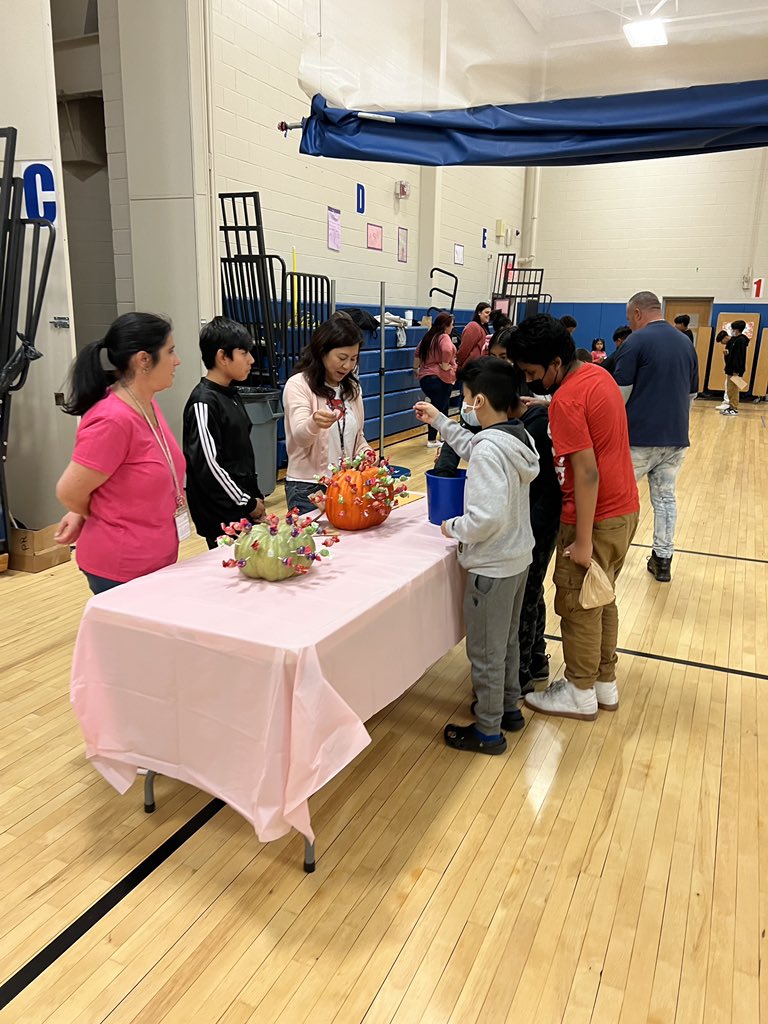 PRCAPTO's tweet photo. @PRCAPTO is proud to support @PaulRobesonNBPS  during the fall festival. Thank you to all the students, parents, teachers, staff and administrators that stayed late to make this possible. @kalanne02 @CrokerLife @BobbyHammEdu  @nbpschools #allin4NB #NBPSSupportsBCA  #NBPSWearsPink https://t.co/zBpzAFfAZu
