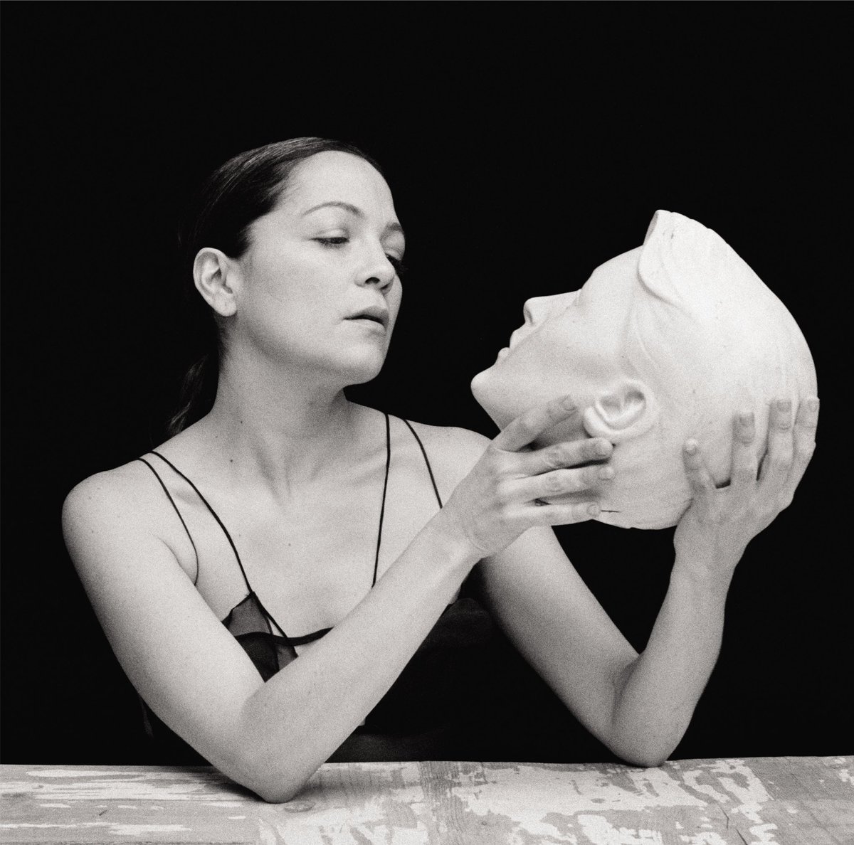 lafourcade's tweet photo. #Detodaslasflores ❤️ ya en plataformas https://t.co/mQ2eDXQJuR https://t.co/GhMwzed6MK