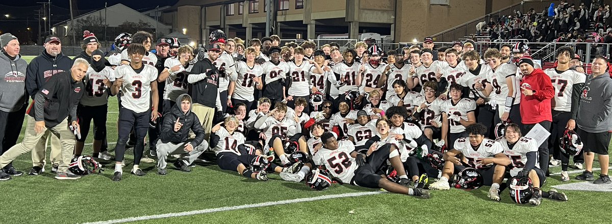 HSDSportsScores's tweet image. Section Champs!! @HempfieldFB @JeffReinhart77 @hempfield