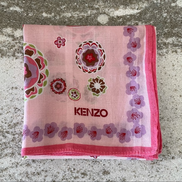 leopardess111's tweet image. So good I had to share! Check out all the items I'm loving on @Poshmarkapp from @sg45610 #poshmark #fashion #style #shopmycloset #flypaper #normthompson #kenzo: posh.mk/XVtFLlhzvub