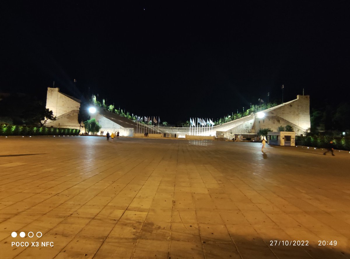 CALENFANA's tweet photo. Going around... Atene... https://t.co/9tAflpklNt