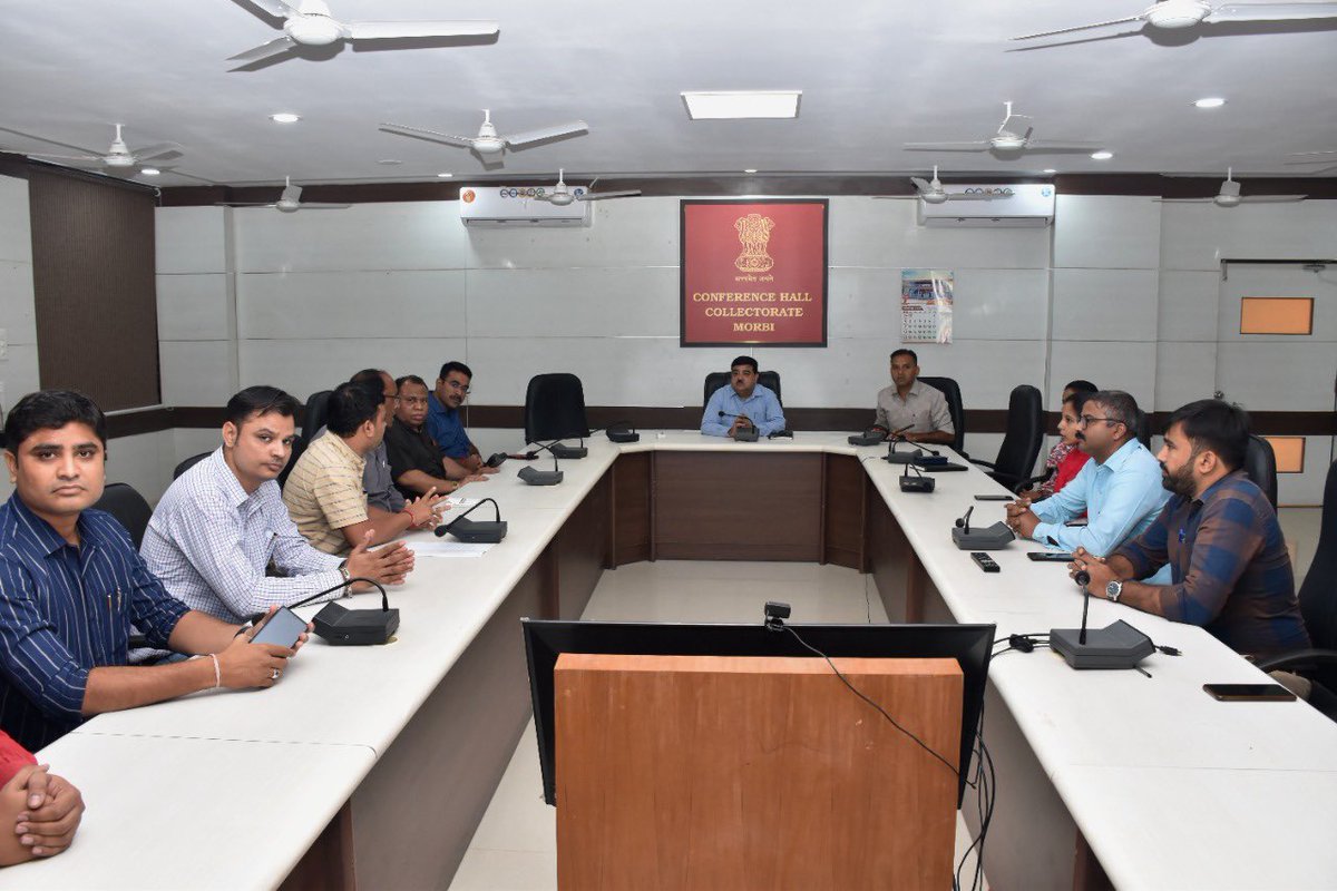 CollectorMorbi's tweet photo. આજરોજ રાષ્ટ્રીય એકતા દિવસની નિમીતે રાષ્ટ્રીય એકતા દિવસ શપથ ગ્રહણ કાર્યક્રમ યોજી 
કલેકટર કચેરી મોરબીના સર્વે અધિકારીશ્રીઓ અને સ્ટાફ મિત્રો દ્વારા શપથ ગ્રહણ કરવામાં આવ્યા. https://t.co/A9JQtPLZYM
