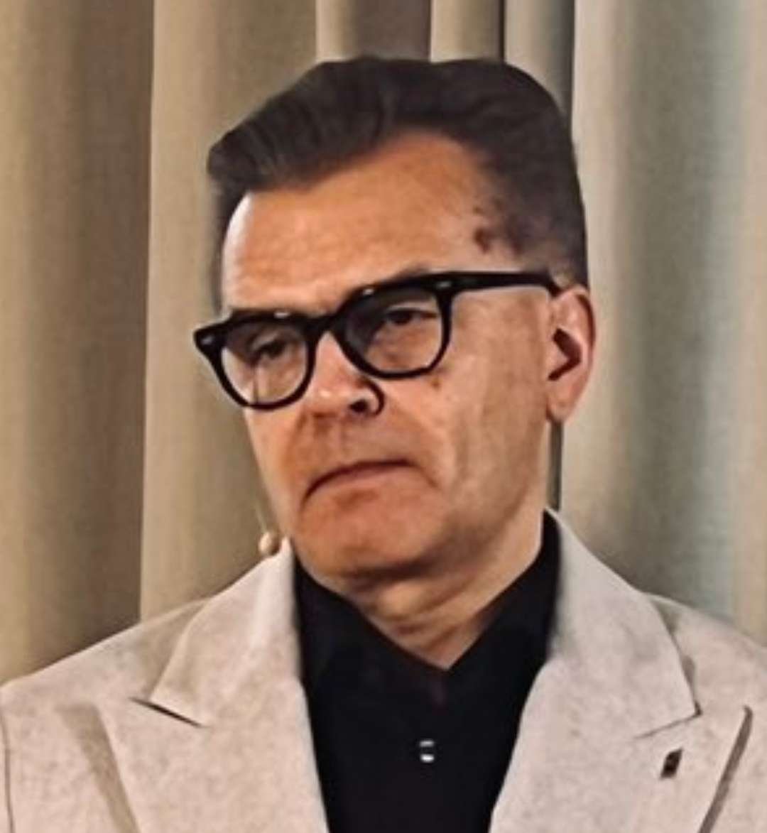 Stockmann webcasteilla myös viihdearvoa.
Tänä vuonna Q&amp;A -kysyjinä kunnostautuneita omistajia ainakin Lin Spindex, Friia Lind-Ekström, Espin Lindexström, jne. 👌