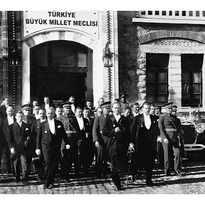 Cumhuriyet Bayramımız Kutlu Olsun! 🇹🇷

ODTÜ Klasik Türk Müziği Topluluğu olarak Cumhuriyetimizin 99. Yılını coşkuyla kutluyoruz! 

1♾️'e 1️⃣ kaldı 🇹🇷