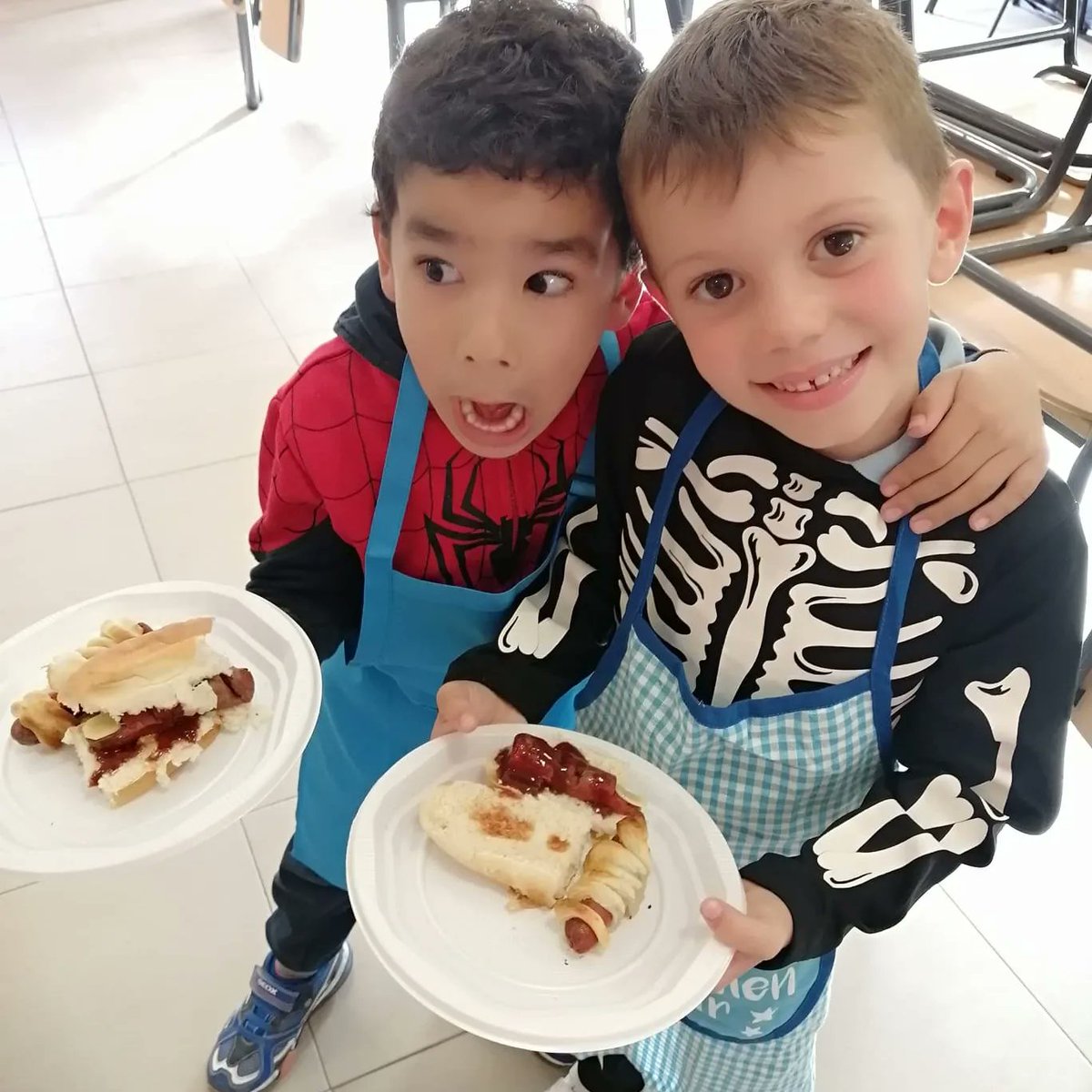 Carl0sTercer0's tweet photo. Los #Cocinillas de @Serunion esta semana han elaborado deliciosas y terroríficas recetas de #Halloween. #Carloween #CarlosIIISomosArtistas #JuntosAprendemos #JuntosDisfrutamos #WeAreJustCarlosIII #ConvivenciaEscolar. https://t.co/eTtRX7EQUH