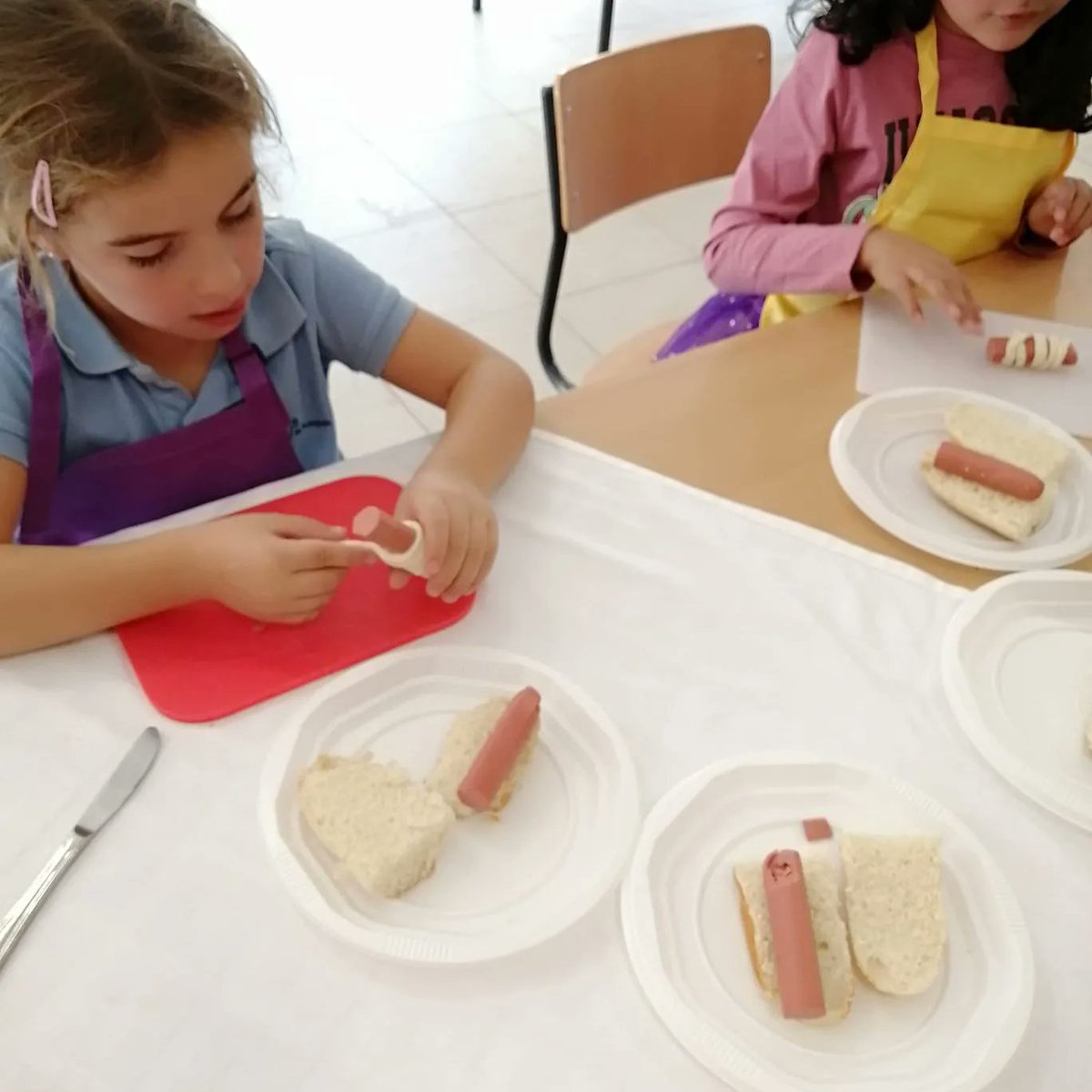 Carl0sTercer0's tweet photo. Los #Cocinillas de @Serunion esta semana han elaborado deliciosas y terroríficas recetas de #Halloween. #Carloween #CarlosIIISomosArtistas #JuntosAprendemos #JuntosDisfrutamos #WeAreJustCarlosIII #ConvivenciaEscolar. https://t.co/eTtRX7EQUH