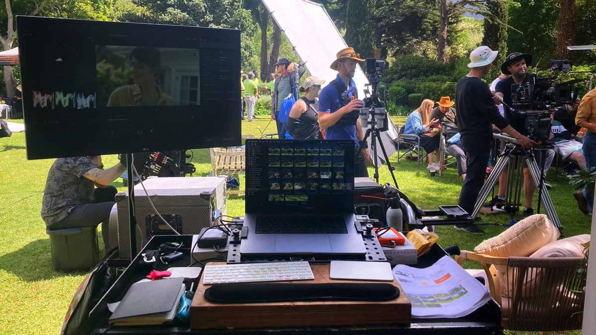 Euvrard_Loubser's tweet image. 🎥Office for the day 🎞✄🕳 #OnsetEditing on a string Of commercials 🎬 taking it all the way through post 💪 always good to be out the studio for a change 😎🏝
#onseteditor #ditstation #digitalgingtechnician #filmindustry #fcpx #finalcutprox #timelinetuesday #DavinciResolve