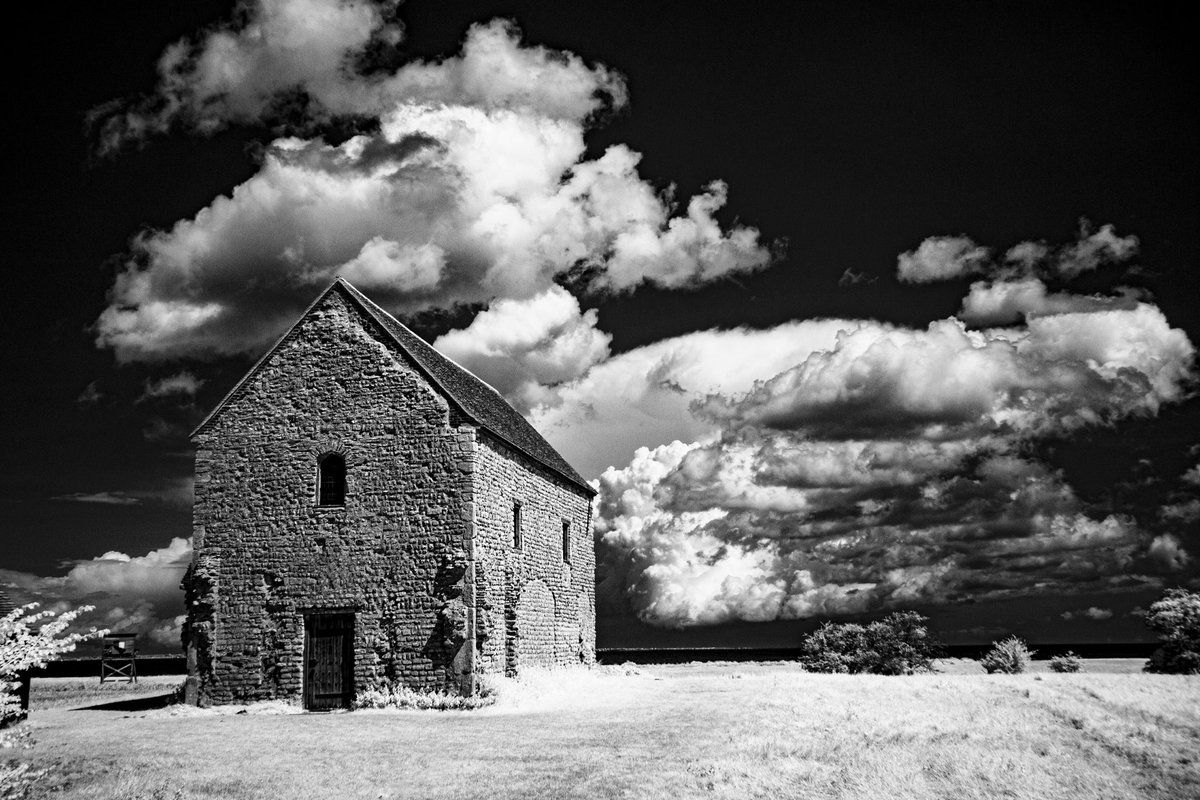 ImagesbyDA's tweet photo. St Peter on the wall in IR

#Outdoors #Cloud #Sky #Monochrome #House #Building #Architecture #History 
#essex #essexlife  #picoftheday #essexphotographer #photography #essexcounty  #longexposure #bnw #blackandwhite #blackandwhitephotography #bnwphotography #bnwmood #irphoto https://t.co/5WELNZyT8N