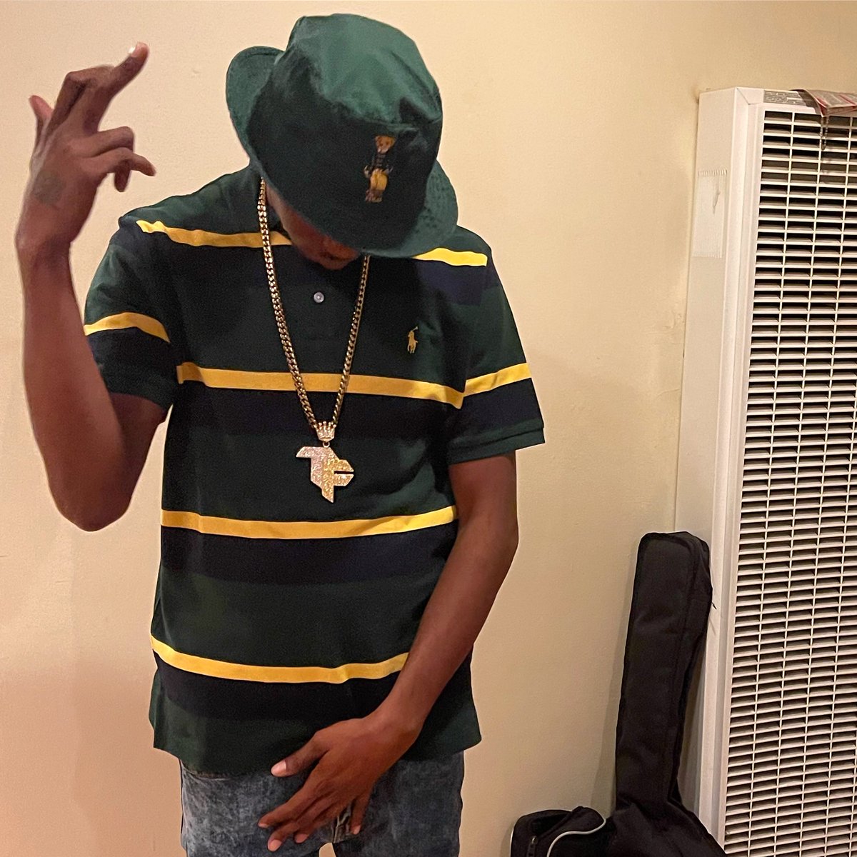OGUncleBurnie's tweet photo. Welcome to my 36th Chamber
Wanna thank The Most High for another sun cycle 🦂♏️🙏🏾💨💨 M I S T E R 1 0 / 2 8
#ScorpioLife #BDay #BirthDay #HipHop
⚔️👻🏆⛓
#GoldChainMusic
#Ghxstrvppers
#OGUncleBurnie™
#Ecto84™
#TF2TheDeath
-OGB https://t.co/BfxkXiU1oP