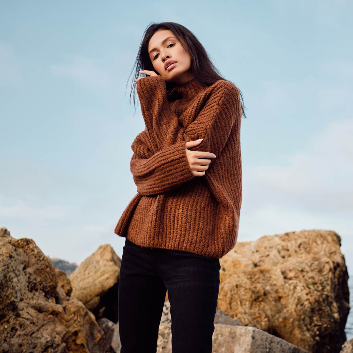 ShopSPO's tweet photo. Sweater weather is in full swing. Shop our favorites here:

https://t.co/2ouP7z8so8 https://t.co/Xbru5WS8aS