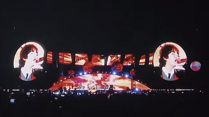 btsgaveme2wings's tweet photo. Oficialmente, Kim Seokjin (Jin de @BTS_twt) ha hecho su PRESENTACIÓN DEBUT como solista en el concierto ‘Music of the Spheres’ de @Coldplay dentro del Estadio River Plate en Argentina, un lugar en dónde más de 70K de personas presenciaron SU GRAN ÉXITO DE 'The Astronaut' EN VIVO. https://t.co/A5JwjNq9l8