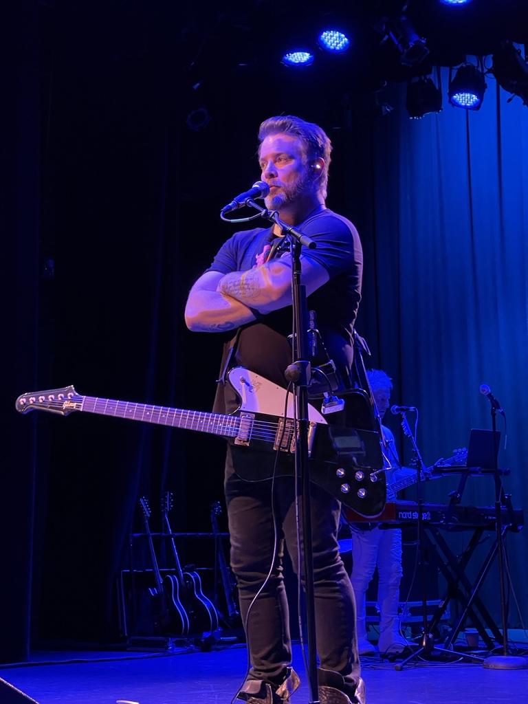 MsCRC's tweet image. Story time before Make a Move