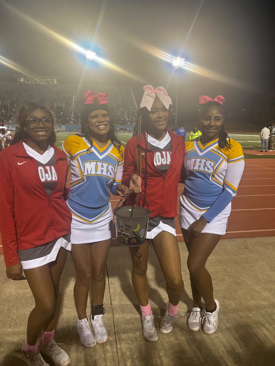 KamoraWorrell05's tweet photo. Got To Meet The Mays Cheer Captains Today! https://t.co/osnozpKsp9