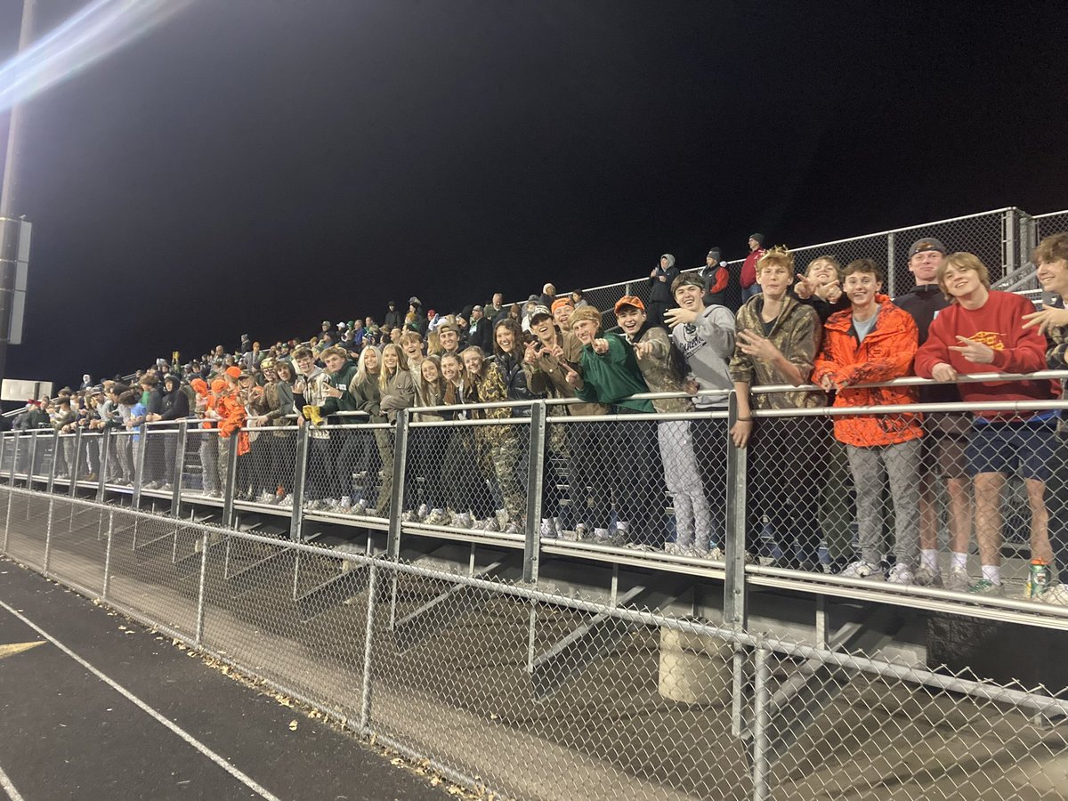 TRAVELLING CROWD TO WATCH THE BOYS GET THE W IN BLAINE 35-27😈😈🤑🤑