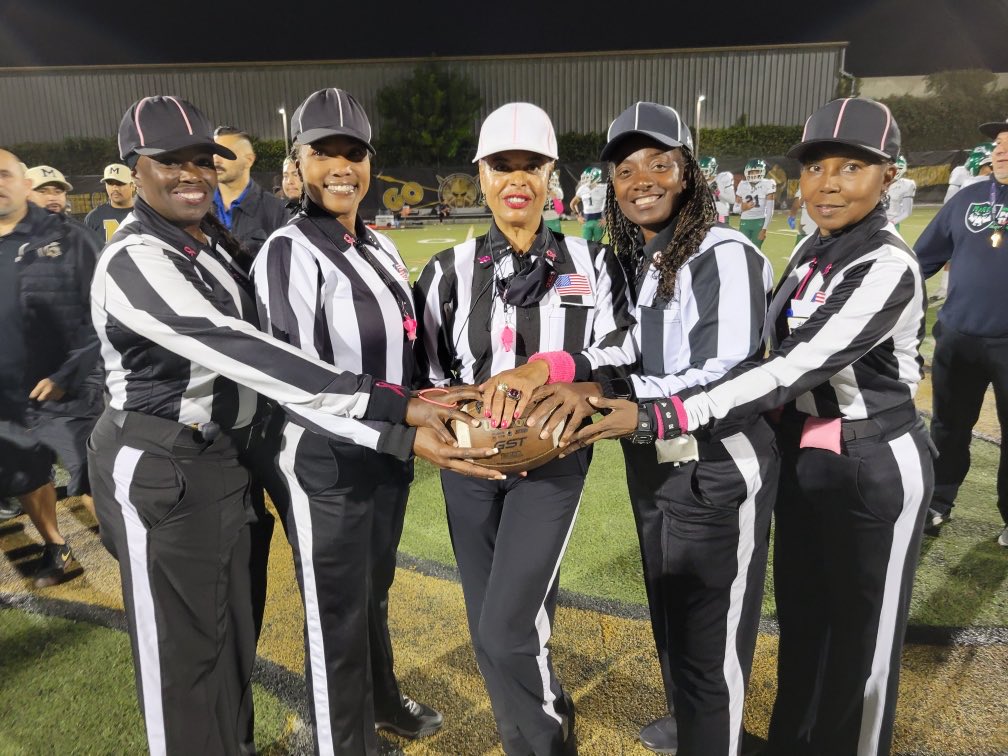 latsondheimer's tweet photo. Historic officiating crew in City Section game. https://t.co/8Mg7GR1eMD