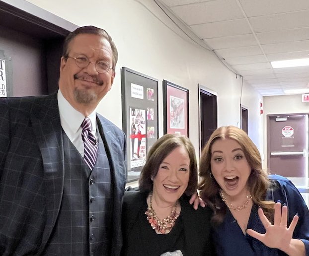 Teller and I have got an all-new trick plus the return of Helen Coughlan tonight on #foolus <a href="/MrTeller/">Teller</a> @cwpennandteller <a href="/alydenisof/">alyson hannigan</a>