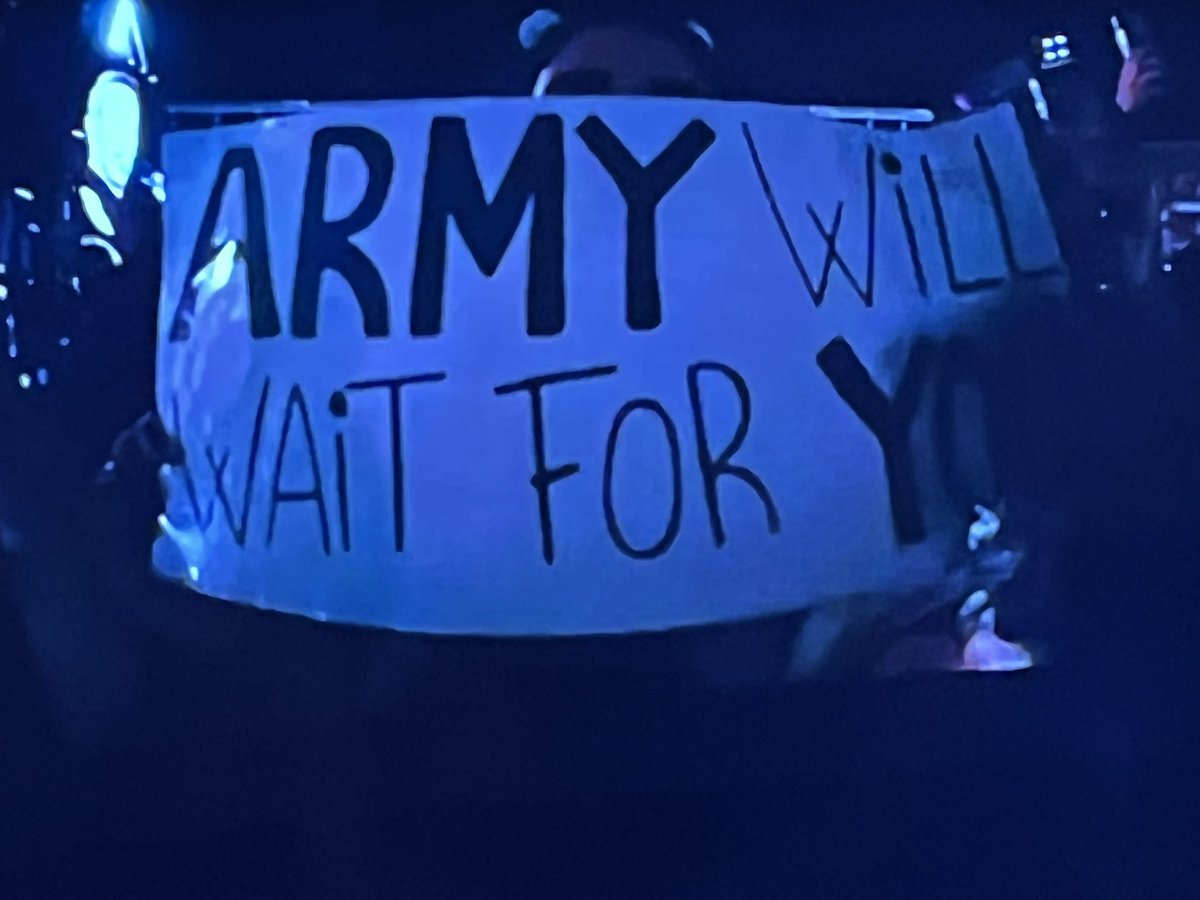 JKayheyyyoongii's tweet image. I’m crying again.🥹 The performance was so amazing &amp;amp; sweet and everything in between. My heart is aching &amp;amp; so happy at the same time 😭🥰. I want to give him a 🤗. Seokjin we love you so much. He really is one of the sweetest souls and cutest personality💜 #Jin #JinXColdplay