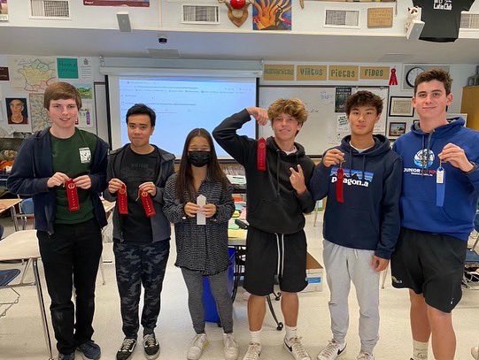 mhsjcl's tweet photo. A successful week for Miramonte Latin! Our food drive ended this friday, and Latin 3 period 5 were the winners with 303 points! On top of that, everyone who placed top 3 at Ludi in their respective events got ribbons! https://t.co/KILm3iSelj