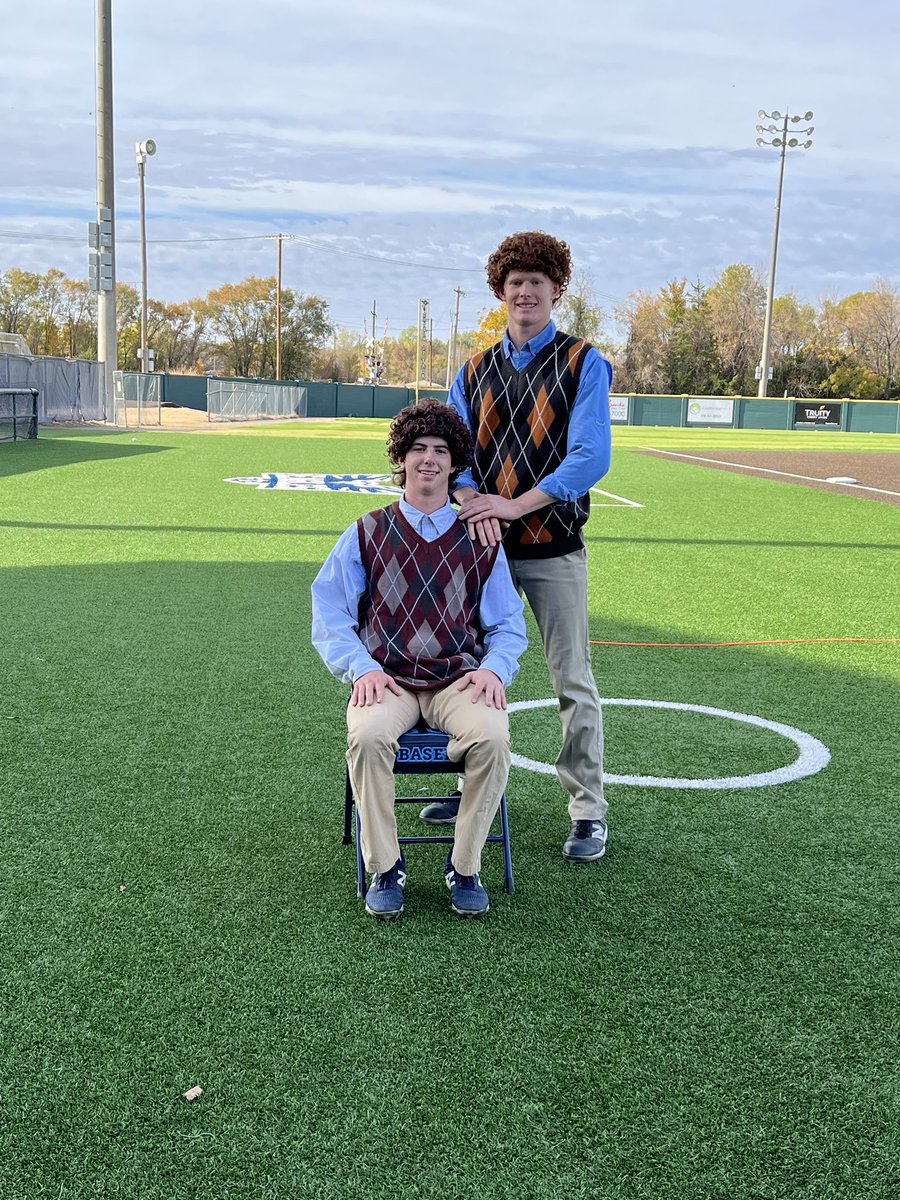 Bartlesvillebsb's tweet photo. Bruins held the 4th annual Halloween wiffleball game today! 🐻⚾️🎃

Comment below and let us know which is your favorite costume. 

A thread: https://t.co/m90bxElMD5