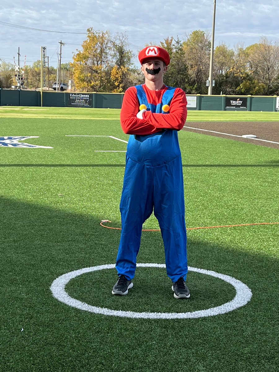 Bartlesvillebsb's tweet photo. Bruins held the 4th annual Halloween wiffleball game today! 🐻⚾️🎃

Comment below and let us know which is your favorite costume. 

A thread: https://t.co/m90bxElMD5