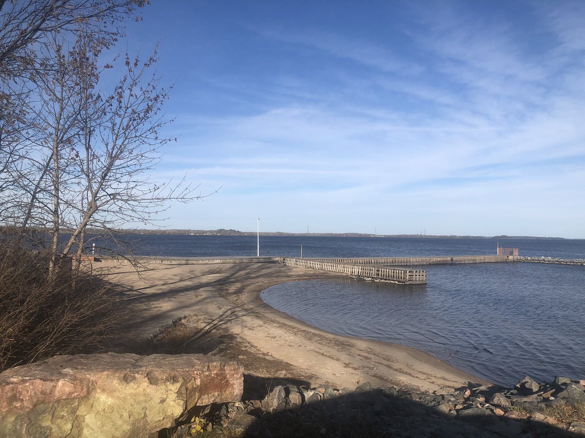 Jane_Gillon's tweet photo. Beautiful fall day! Hoping for many more😊
#RainyLake
#OnlyInNWO
#OnlyInMN
#WeShareALake https://t.co/AzfdIQV6D4